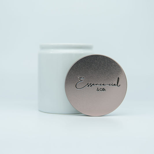 Bougie à une mèche blanche